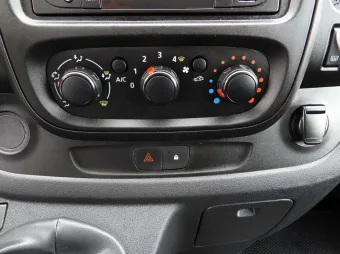 Renault Trafic furgon chłodnia 165KM 449239 - wyposazenie