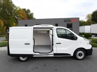 Renault Trafic furgon chłodnia 165KM 449239 - zaladunek