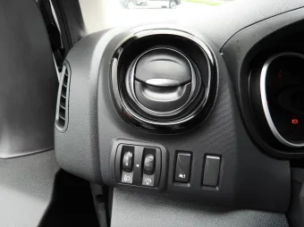 Renault Trafic furgon chłodnia 120KM 904331 - zewnatrz