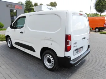 Toyota Proace City furgon chłodnia 100KM 983946 - bok tyl
