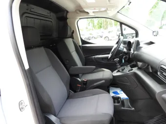 Toyota Proace City furgon chłodnia 100KM 975800 - fotel kierowcy