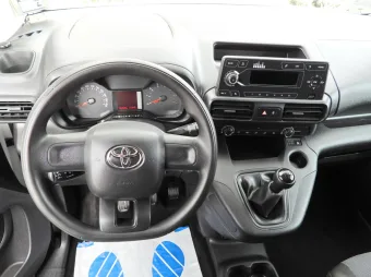 Toyota Proace City furgon chłodnia 100KM 972410 - fotele