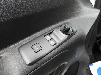 Toyota Proace City furgon chłodnia 100KM 975800 - fotele