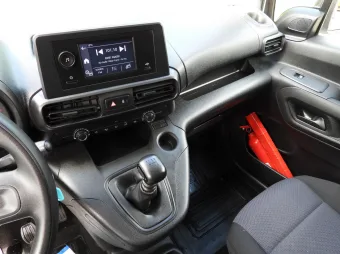 Toyota Proace City furgon chłodnia 100KM 975800 - radio
