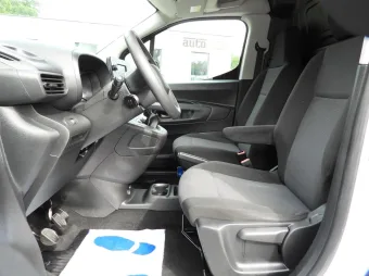 Toyota Proace City furgon chłodnia 100KM 972433 - siedzenia