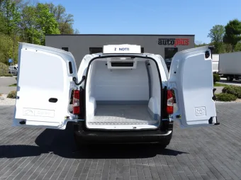 Toyota Proace City furgon chłodnia 100KM 983948 - tyl zabudowy