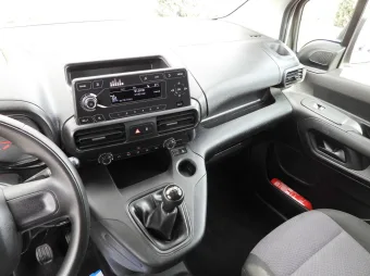 Toyota Proace City furgon chłodnia 100KM 972410 - wnetrze