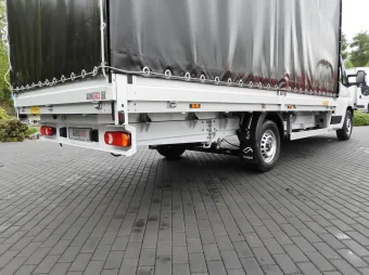 Toyota Proace Max skrzynia plandeka 10 palet 140KM A53689 - wnętrze kabiny