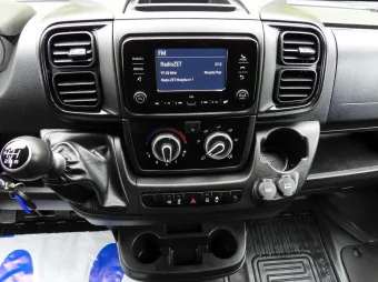 Toyota Proace Max skrzynia plandeka 10 palet 140KM A53689 - konsola środkowa