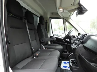 Toyota Proace Max skrzynia plandeka 10 palet 140KM A53689 - fotel kierowcy