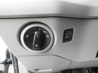 Volkswagen Crafter brygadówka 140KM 009040 - radio