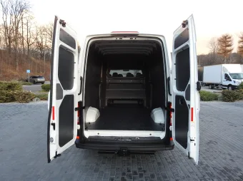 Volkswagen Crafter brygadówka 140KM 009040 - tyl zabudowy