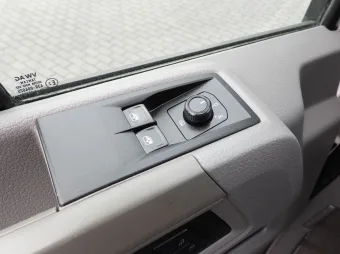 Volkswagen Crafter chłodnia / izoterma 8 palet 180KM 040927 - fotele