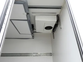 Volkswagen Crafter chłodnia / izoterma 8 palet 180KM 040927 - radio