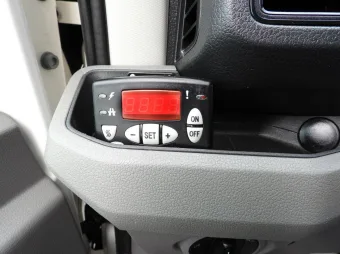 Volkswagen Crafter chłodnia / izoterma 8 palet 180KM 040927 - wyposazenie