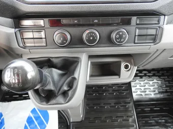 Volkswagen Crafter doka skrzynia 140KM 051607 - drzwi