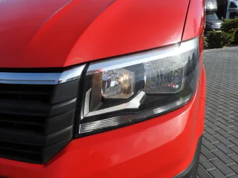 Volkswagen Crafter doka skrzynia 140KM 051607 - kabina