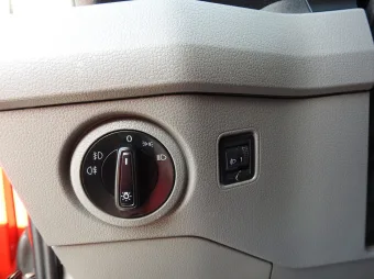 Volkswagen Crafter doka skrzynia 140KM 051607 - navi