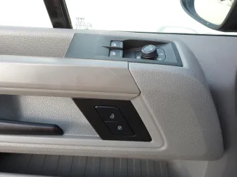 Volkswagen Crafter doka skrzynia 140KM 051607 - panel