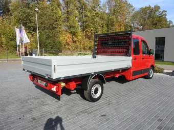 Volkswagen Crafter doka skrzynia 140KM 051607 - tyl zabudowy