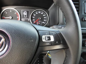 Volkswagen Crafter doka skrzynia 140KM 051607 - wnetrze