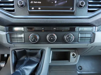 Volkswagen Crafter doka wywrotka 180KM 013815 - konsola