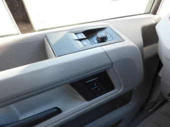Volkswagen Crafter doka wywrotka 180KM 013815 - radio