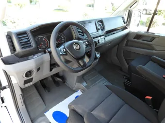 Volkswagen Crafter doka wywrotka 180KM 013815 - srodek