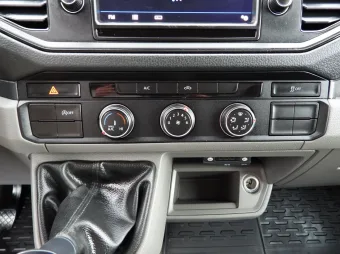 Volkswagen Crafter kontener chłodnia 8 palet 180KM 043093 - fotel kierowcy