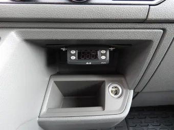 Volkswagen Crafter kontener chłodnia 8 palet 180KM 043093 - fotel pasazera