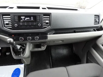 Volkswagen Crafter skrzynia plandeka 10 palet 180KM 042552 - detal wnętrza