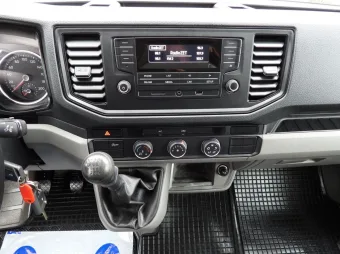 Volkswagen Crafter skrzynia plandeka 10 palet 180KM 042552 - konsola środkowa
