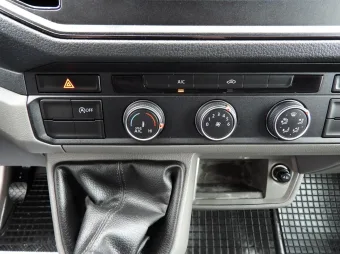 Volkswagen Crafter skrzynia plandeka 10 palet 180KM 042552 - lewarek zmiany biegów