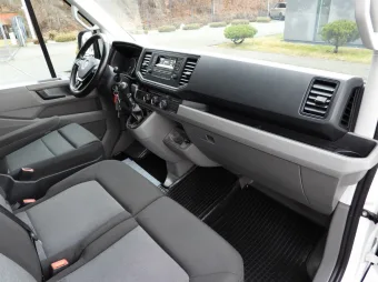 Volkswagen Crafter skrzynia plandeka 10 palet 180KM 042552 - podsufitka