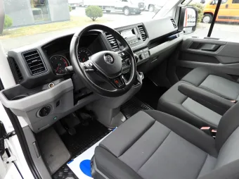 Volkswagen Crafter skrzynia plandeka 10 palet 180KM 042552 - środek