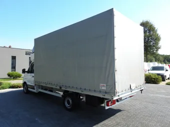 Volkswagen Crafter skrzynia plandeka 10 palet 180KM 043388 - bok tyl
