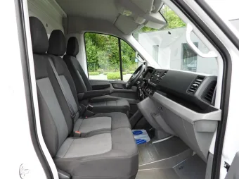 Volkswagen Crafter skrzynia plandeka 10 palet 180KM 040234 - detal