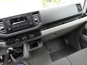 Volkswagen Crafter skrzynia plandeka 10 palet 180KM 045820 - detal
