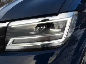 Volkswagen Crafter skrzynia plandeka 10 palet 180KM 048104 - detal