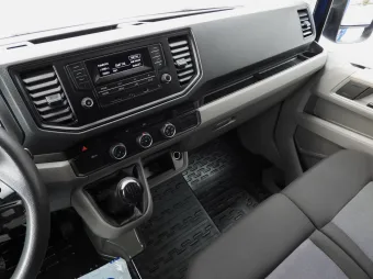 Volkswagen Crafter skrzynia plandeka 10 palet 180KM 048104 - detal