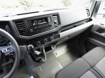 Volkswagen Crafter skrzynia plandeka 10 palet 180KM 040234 - fotel pasazera