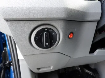 Volkswagen Crafter skrzynia plandeka 10 palet 180KM 048104 - fotele