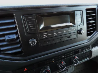 Volkswagen Crafter skrzynia plandeka 8 palet 180KM 051283 - fotele