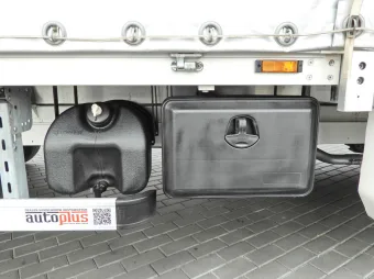 Volkswagen Crafter skrzynia plandeka 10 palet 180KM 045820 - kabina