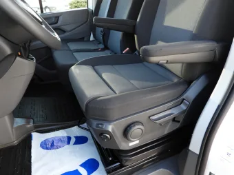 Volkswagen Crafter skrzynia plandeka 8 palet 180KM 051283 - kabina