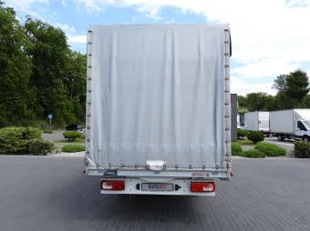 Volkswagen Crafter skrzynia plandeka 10 palet 180KM 040234 - kokpit