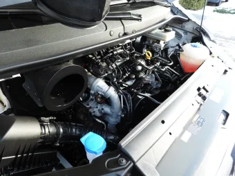Volkswagen Crafter skrzynia plandeka 8 palet 180KM 051283 - kokpit
