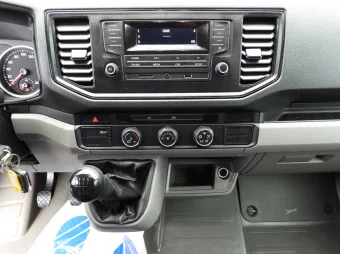 Volkswagen Crafter skrzynia plandeka 10 palet 180KM 045820 - konsola
