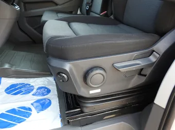 Volkswagen Crafter skrzynia plandeka 10 palet 180KM 043388 - panel
