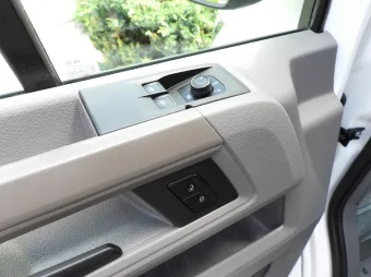 Volkswagen Crafter skrzynia plandeka 10 palet 180KM 040234 - pasazer